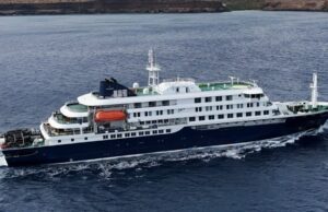 Kapal Pesiar MV Hondius yang Jadi Lokasi Temuan Wabah Hantavirus Tiba di Tenerife Spanyol Kapal Pesiar MV Hondius yang Jadi Lokasi Temuan Wabah Hantavirus Tiba di Tenerife Spanyol