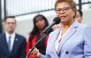 Karen Bass apóia crédito fiscal de produção ‘No Cap’ na Califórnia: ‘Não devemos reter nada em nossa luta’ Spencer Pratt, prefeita Karen Bass e vereadora Nithya Raman