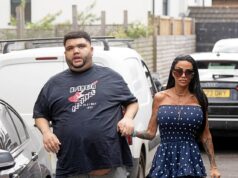 Katie Price apoia Lee Andrews e diz que os dois estão dando um tempo nas redes sociais para manter uma ‘vida privada’ depois de tirar sua aliança de casamento em um passeio com o filho Harvey Katie Price saiu sem sua aliança de casamento na quinta-feira, enquanto passava um dia com o filho Harvey depois de confundir os fãs sobre o estado de seu relacionamento com o marido Lee Andrews