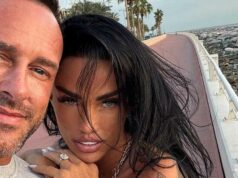 Katie Price, do Big Brother, diz que o marido está desaparecido e foi ‘detido em uma van’ Katie Price, do Big Brother, diz que o marido está desaparecido e foi ‘detido em uma van’