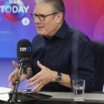 Sir Keir Starmer alertou que haverá um “aumento da inflação” causado por uma “guerra em duas frentes”, mas diz que o país não deve simplesmente regressar ao “status quo” após a guerra no Irão.