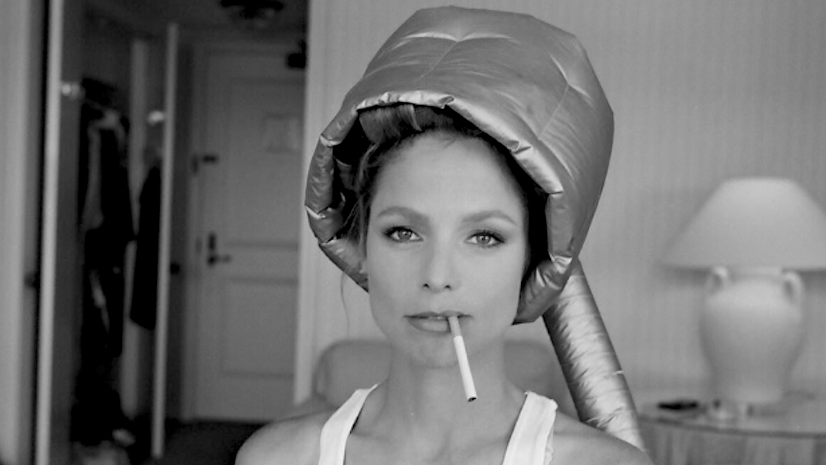 Kelly Curtis, atriz de 'Trading Places' e 'Star Trek' e irmã de Jamie Lee Curtis, morre aos 69 anos