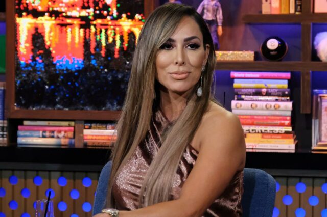 Kelly Dodd, ex-aluna de 'RHOC', foi esbofeteada por acusação de Kelly Dodd, ex-aluna de 'RHOC', foi esbofeteada por acusação de pornografia de vingança e pode pegar pena de prisão: relatório