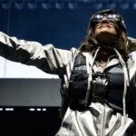 Kid Cudi interrompe MIA da turnê depois que ela diz que 'não pode fazer coisas ilegais' em discurso político no palco