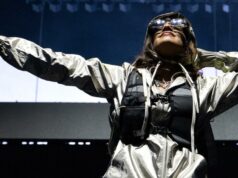 Kid Cudi interrompe MIA da turnê depois que ela diz que ‘não pode fazer coisas ilegais’ em discurso político no palco Kid Cudi interrompe MIA da turnê depois que ela diz que 'não pode fazer coisas ilegais' em discurso político no palco