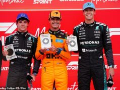 Kimi Antonelli se enfurece quando o companheiro de equipe da Mercedes, George Russell, vence a tensa corrida de velocidade no Canadá… forçando Toto Wolff a intervir Kimi Antonelli se enfurece quando o companheiro de equipe da Mercedes, George Russell, vence a tensa corrida de velocidade no Canadá... forçando Toto Wolff a intervir
