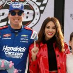 GettyImages-2257860895-Kyle-Buschs-Esposa-Quebra-Antes-do-Momento-de-Silêncio.jpg