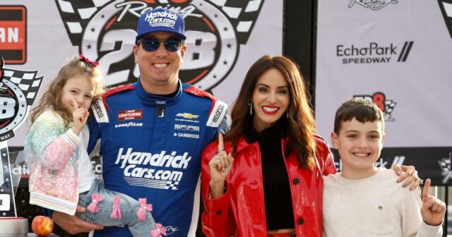Kyle Busch ajudou a pagar mais de 100 nascimentos de GettyImages-2257860895-Kyle-Buschs-Esposa-Quebra-Antes-do-Momento-de-Silêncio.jpg