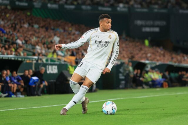 Kylian Mbappe e Vinicius Jr não são adequados para o Kylian Mbappe e Vinicius Jr não são adequados para o Man Utd, diz Rene Meulensteen