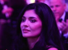 Kylie Jenner processada pela segunda governanta que diz ter entregado uma carta a Jenner implorando por ajuda Kylie Jenner processada pela segunda governanta que diz ter entregado uma carta a Jenner implorando por ajuda