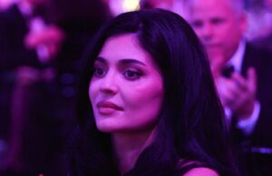 Kylie Jenner processada pela segunda governanta que diz ter entregado uma carta a Jenner implorando por ajuda Kylie Jenner processada pela segunda governanta que diz ter entregado uma carta a Jenner implorando por ajuda