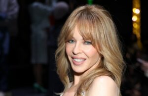 Kylie Minogue faz comentários raros sobre ex-Michael Hutchence e Jason Donovan GettyImages-2265634298kylieminoguecommentsonexes.jpg