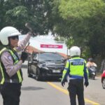 Lalu Lintas Padat saat Libur Panjang, Polisi Berlakukan Skema One Way di Jalur Wisata Lembang