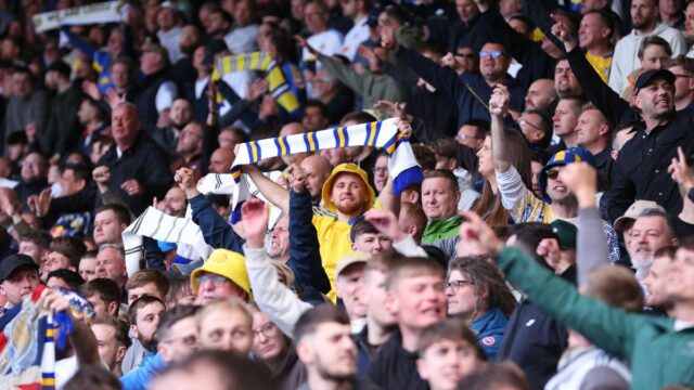 Leeds promete proibições por cantos homofóbicos em jogo com Brighton
