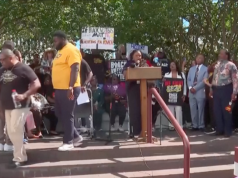 Legisladores do Alabama adiam após protestos contra redistritamento Legisladores do Alabama adiam após protestos contra redistritamento