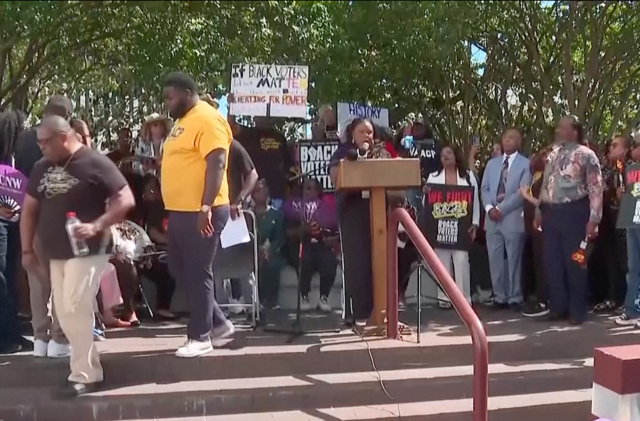 Legisladores do Alabama adiam após protestos contra redistritamento
