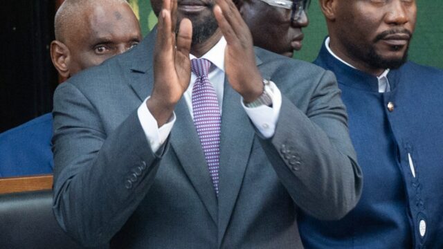 Legisladores do Senegal elegem primeiro-ministro deposto Sonko como novo presidente do parlamento

