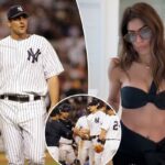 O arremessador titular do Yankees, Carl Pavano, sai do monte depois de ser retirado do jogo na 6ª entrada.