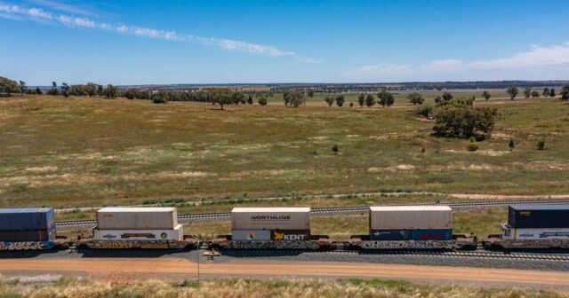 Limbo: A construção da Inland Rail foi interrompida, mas as aquisições de terrenos não estão fora de questão
