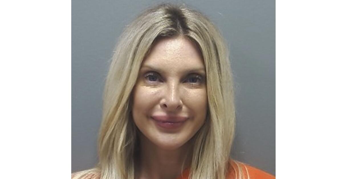 Lindsie Chrisley presa sob acusação de DUI depois de supostamente desviar de outro carro, acelerando