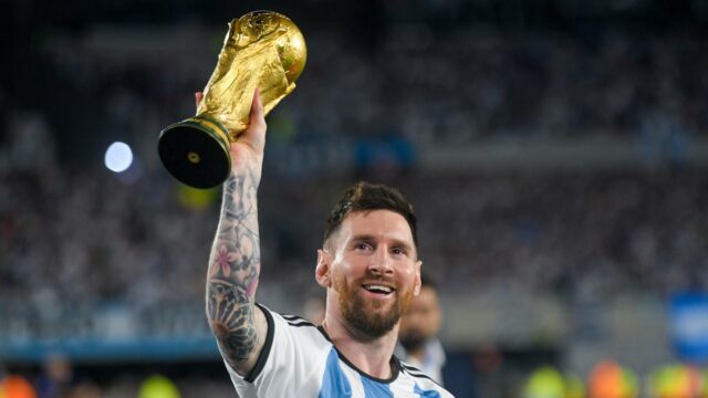 Lionel Messi diz que Argentina enfrenta 'outros favoritos' na defesa do título da Copa do Mundo da FIFA
