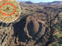 Local final da Arca de Noé localizado em mapa centenário – correspondendo ao local da vida real há muito especulado como a relíquia bíblica enterrada Local final da Arca de Noé localizado em mapa centenário – correspondendo ao local da vida real há muito especulado como a relíquia bíblica enterrada