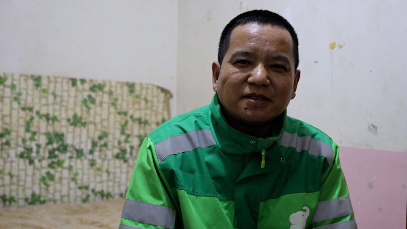 Longas horas de trabalho, baixos salários e dezenas de pedidos: a vida dos motoristas de entrega da China