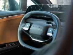 Lucid Motors não sabe quantos EVs construirá este ano Lucid steering wheel