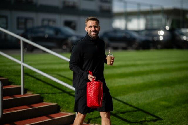 Luke Shaw se sente 'mais resiliente' após uma temporada livre de contratempos com lesões

