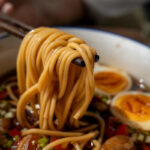 Fly By Jing lembrou do Fly by Jing Creamy Sesame Noodles porque os produtos podem ter sido expostos a amendoins.