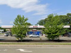 Mãe de 3 filhos em Long Island morta após ser encontrada inconsciente em um posto de gasolina como suspeita acusada de assassinato Mãe de 3 filhos em Long Island morta após ser encontrada inconsciente em um posto de gasolina como suspeita acusada de assassinato