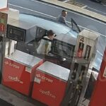 Novas imagens obtidas pela mídia local mostram os meninos brincando inocentemente no carro dos pais em um posto de gasolina em Miranda do Douro, perto da fronteira com Espanha.