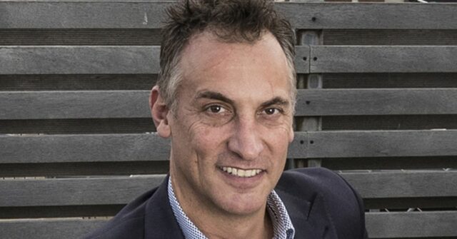 Catalano, coproprietário da Australian Community Media, pediu fiança após o incidente durante uma audiência no tribunal tarde da noite.