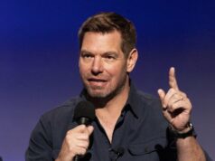 Mais de uma dúzia de mulheres acusam o ex-congressista Eric Swalwell de má conduta GettyImages-2234386047 A equipe de Eric Swalwell explica por que eles não desistem