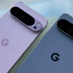 Google Pixel 10 Pro XL mostrando a parte traseira do telefone acesa com algumas luzes inteligentes