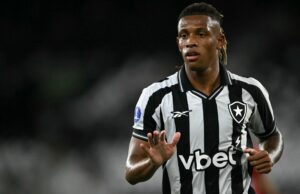 Man Utd reacende busca de transferência de Danilo enquanto a saída do Botafogo se aproxima Man Utd reacende busca de transferência de Danilo enquanto a saída do Botafogo se aproxima