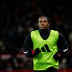 Manchester United confirma saída de Tyrell Malacia depois que Michael Carrick lhe deseja adeus