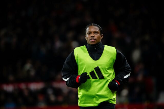 Manchester United confirma saída de Tyrell Malacia depois que Michael Carrick lhe deseja adeus
