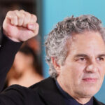 Mark Ruffalo, estrela de 'Vingadores', protesta contra fusão entre Paramount e Warner no artigo de opinião do NY Times enquanto o acordo avança