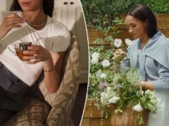 Meghan Markle combina colar de diamantes de US $ 63 mil com camiseta branca nas novas fotos promocionais do As Ever Meghan Markle combina colar de diamantes de US $ 63 mil com camiseta branca nas novas fotos promocionais do As Ever
