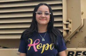 Menina, 13, morre por suicídio logo depois que o jogo de girar a garrafa na festa terminou com ‘ela sendo estuprada por um homem de 18 anos’… agora um suspeito foi acusado Mylah Thelen, 13 anos, morreu por suicídio em 29 de março em sua casa em Portland, Michigan. Quase um mês antes, ela teria sido estuprada por um homem de 18 anos, disseram seus pais.