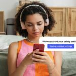 Meta AI analisará rostos de usuários adolescentes ‘mas não é reconhecimento facial’ | A foto mostra uma adolescente recebendo uma notificação sobre novas configurações de segurança