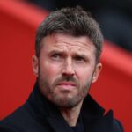 Michael Carrick apoiado por Rio Ferdinand para responder à maior 'pergunta' de todas do Man Utd na gestão permanente