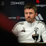 Michael Carrick não se incomoda com possíveis discussões com outros candidatos a treinador principal para o cargo no Man Utd