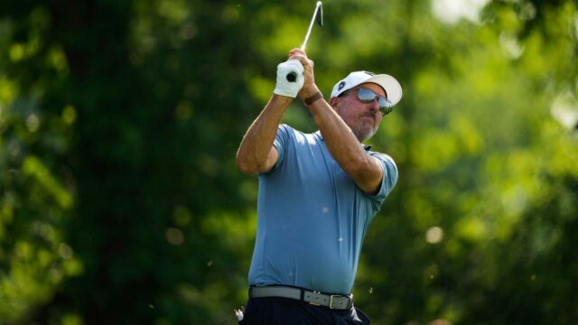 Mickelson desiste do PGA Championship por motivos de saúde familiar
