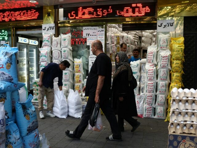 Milhões de empregos perdidos enquanto os iranianos lutam contra a 'Operação Fúria Econômica'
