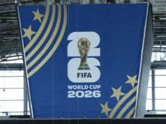Milhões podem não conseguir assistir à Copa do Mundo em meio à crise do acordo com a FIFA The FIFA World Cup 2026 logo is seen inside Dallas Stadium on May 11, 2026 in Dallas, Texas.