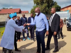 Ministro da Saúde da RDC visita foco de surto de Ébola Ministro da Saúde da RDC visita foco de surto de Ébola