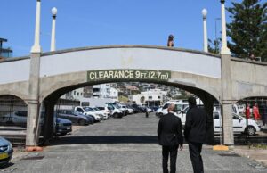 Minns admite que ‘gigante falha de inteligência’ levou ao ataque terrorista em Bondi Chris Minns admitiu que houve falhas no compartilhamento de informações cruciais antes do tiroteio em Bondi.