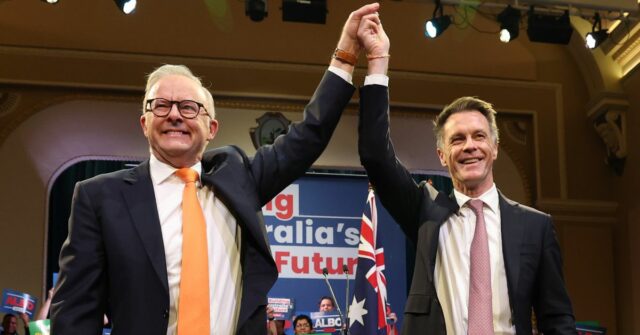 O primeiro-ministro de NSW, Chris Minns, rejeitou as alegações de que ele e o primeiro-ministro Anthony Albanese tiveram uma discussão após o ataque terrorista de Bondi.